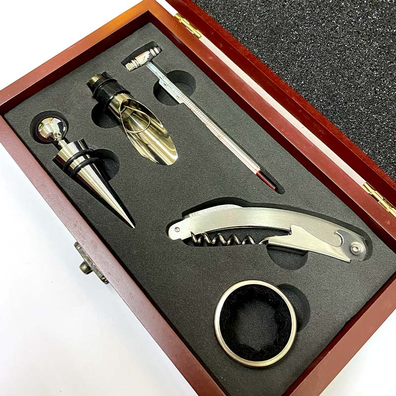 SET DE VINO 5 ACCESORIOS CAJA MADERA - Imagen 3